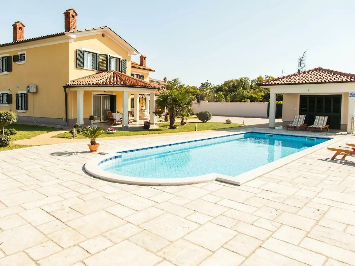 Holiday Home Mirela By Interhome Trget クロアチア